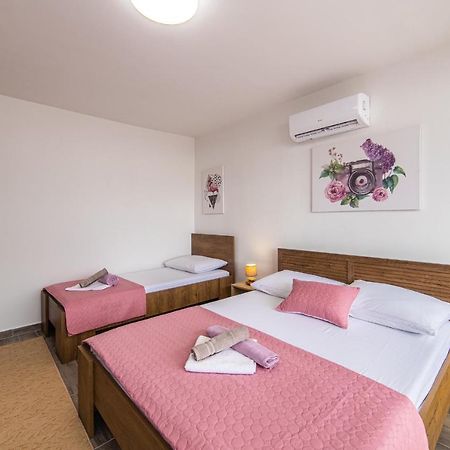 Apartment Sunrise Ploce โพลเช ภายนอก รูปภาพ